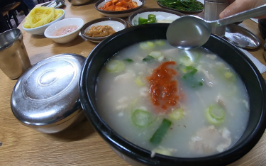 Specialty dishes in Busan ~ Pohang Dwaejigukbap ~