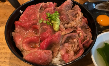 Sukiyaki Rice Bowl～Ikepon（炊き餃子 池ぽん）